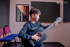 как научиться на гитаре