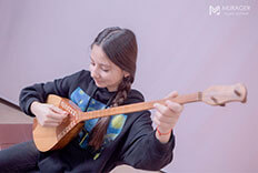 как играть на домбре